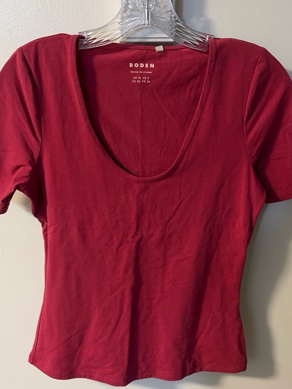 Boden Women's Scoop Neck Top in Magenta